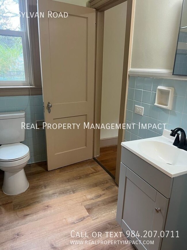 Building Photo - 7 Sylvan Rd