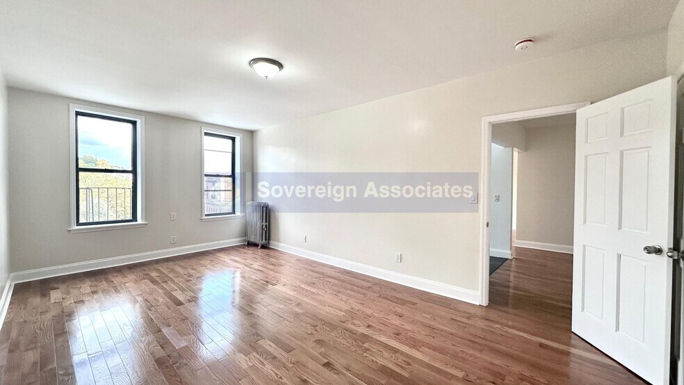 Building Photo - 1803 Riverside Dr