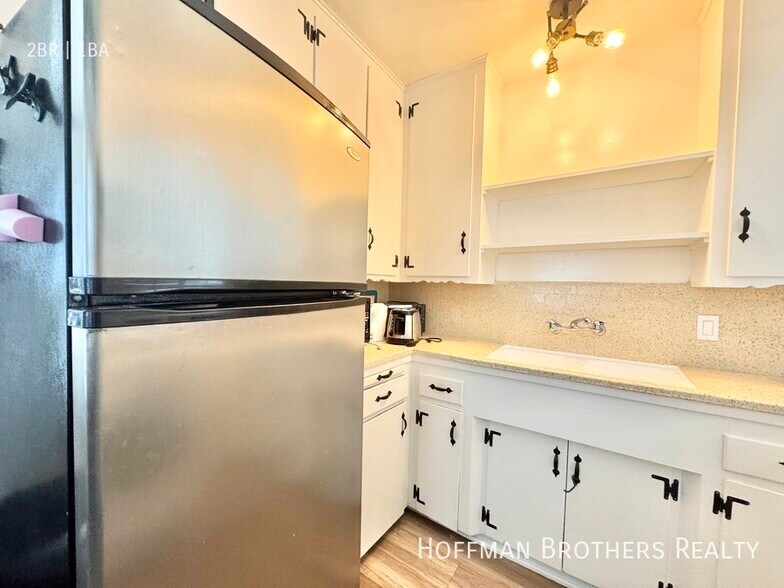 Building Photo - 12429 Chandler Blvd