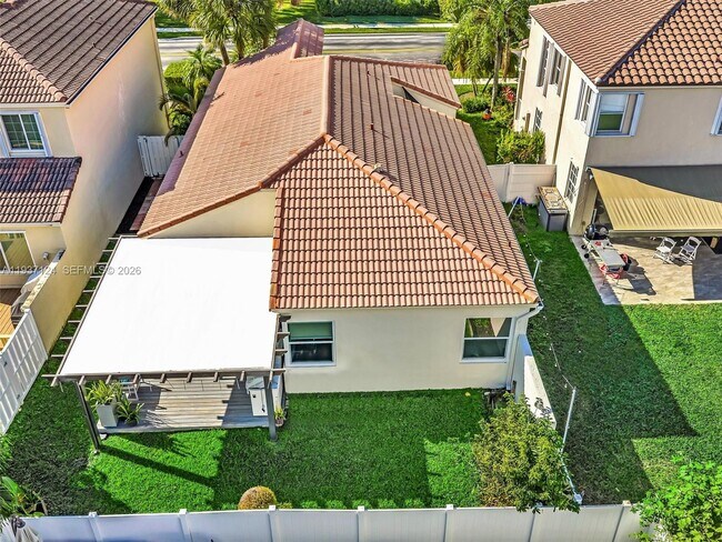 Building Photo - 357 NW 154 Ave