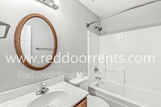 Building Photo - 10051 Long Meadow Dr