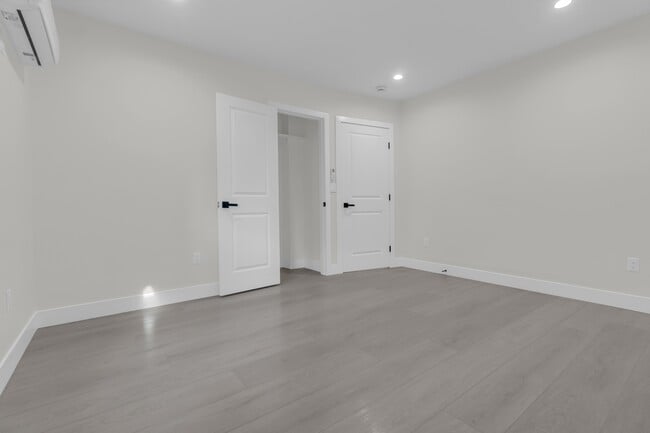 Building Photo - 4059 Denker Ave