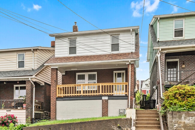 Building Photo - 2217 Hawthorne Ave