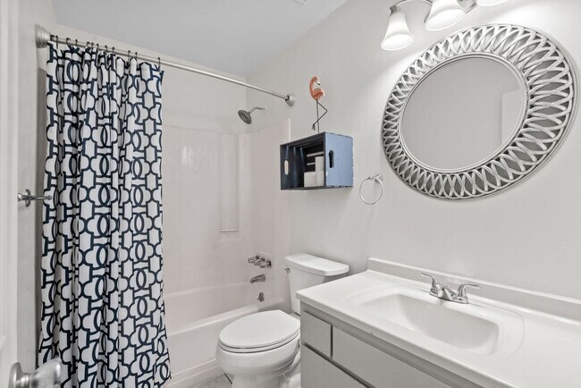 Building Photo - 1356 Glenns Bay Rd