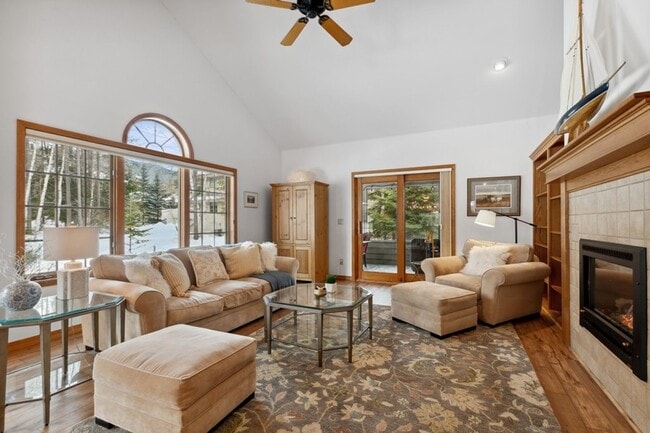 Building Photo - 3 bedroom, 2.5 bath townhome, close to Whitefish Lake State Park and the Golf Course