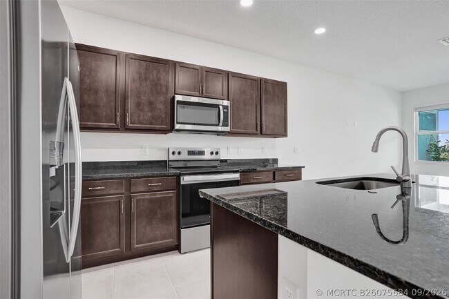 Building Photo - 4676 Longwood Lake Sq