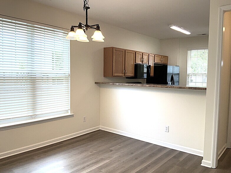Building Photo - 612 Woodson Dr