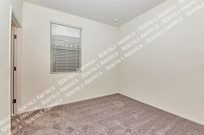 Building Photo - 8821 E Stone Meadow Cir