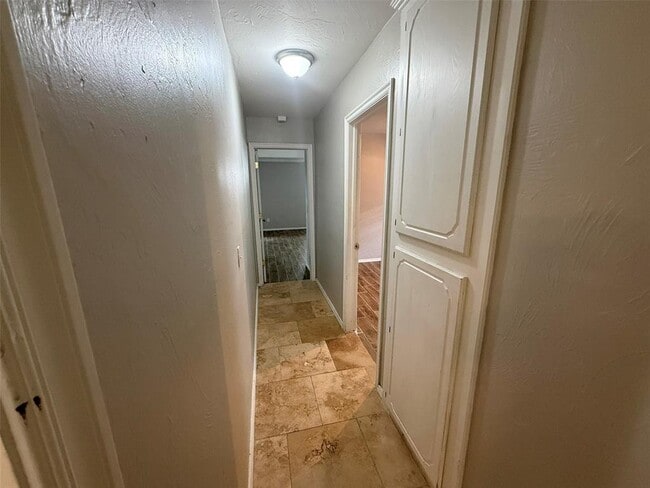 Building Photo - 8521 NW 121st St