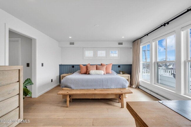 Building Photo - 213 9th Ave