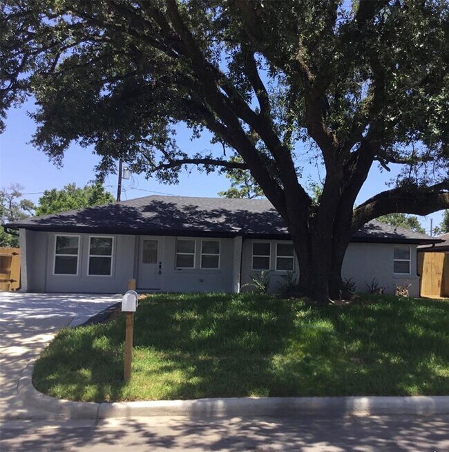Primary Photo - 8913 Homewood Ln