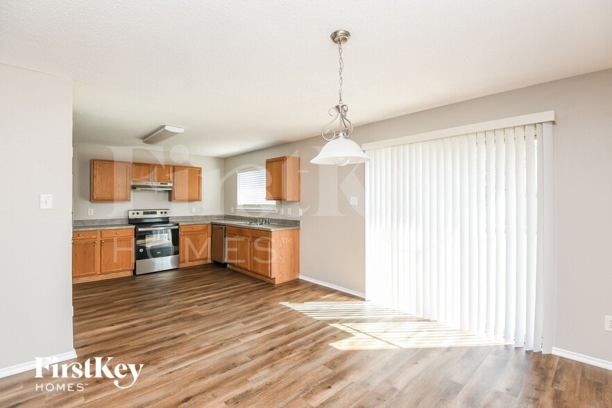 Building Photo - 920 Dove Meadows Dr