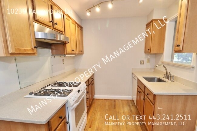 Building Photo - 10239 Parkwood Dr