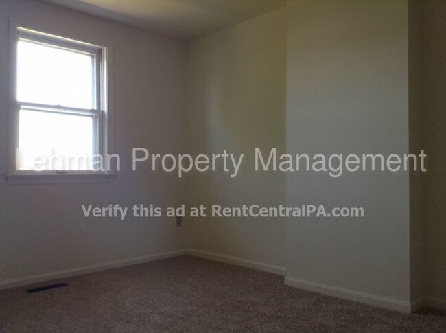 Building Photo - 836 Allenview Dr
