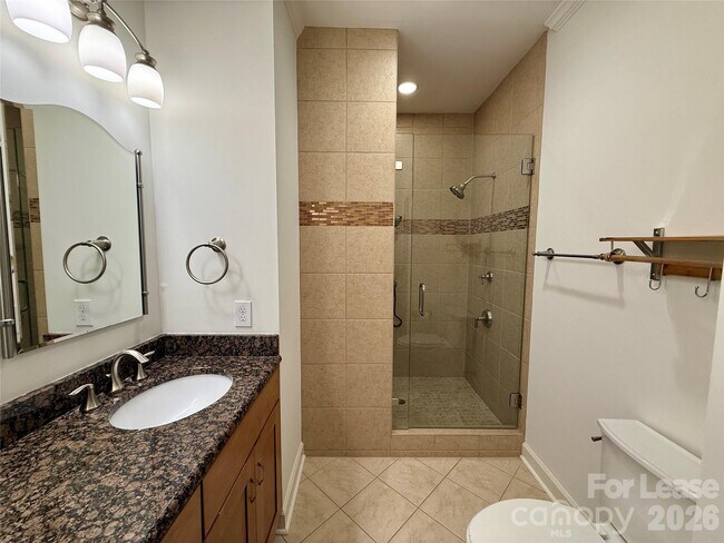 Building Photo - 18009 Kings Point Dr