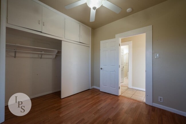 Building Photo - Fresno Westside Farm Home, 3BR/1BA, Built 1925 – Modern Updates!