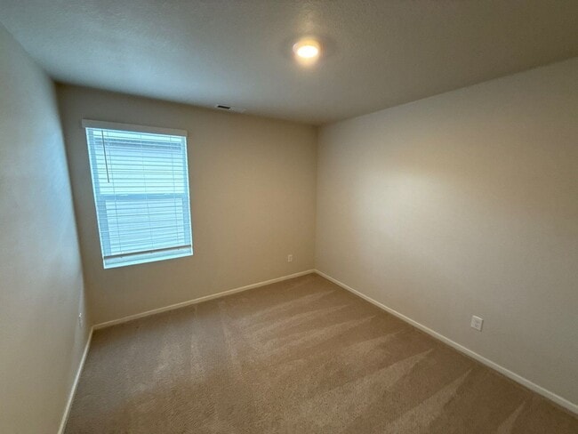 Building Photo - 4770 Daiquiri Ave NE