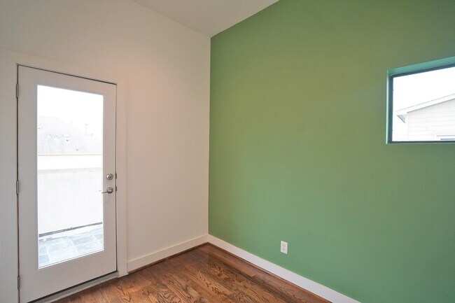 Building Photo - 4611 Austin St