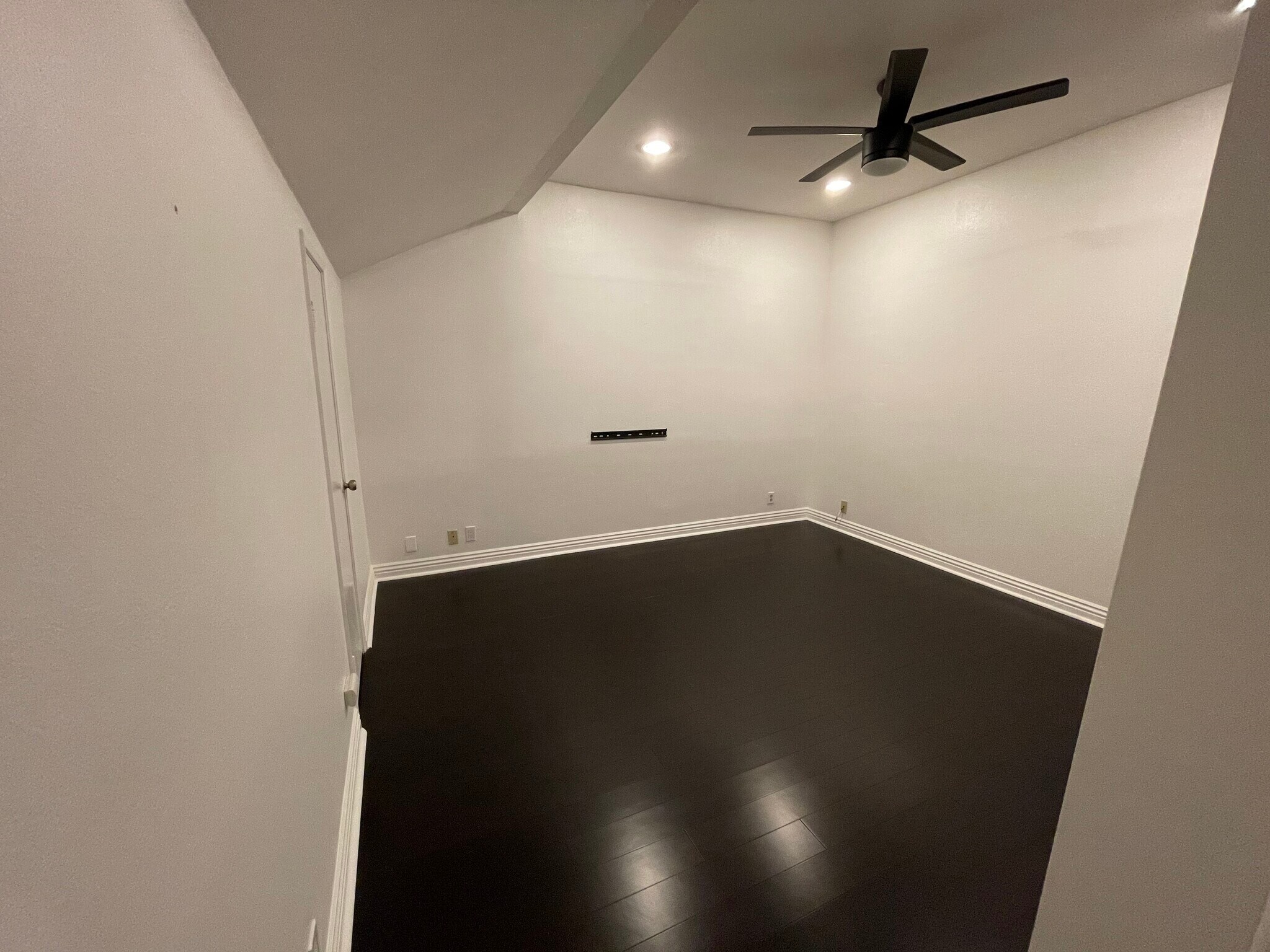 Building Photo - 305 Coral Reef Dr