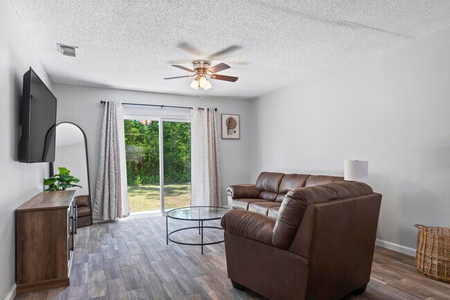 Building Photo - Ready to move in!