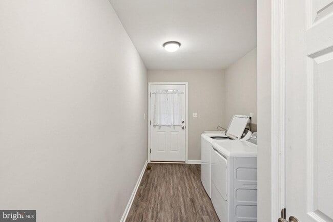 Building Photo - 1317 Charleston St