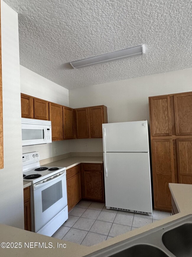 Building Photo - 12423 Forest Lake Cir W