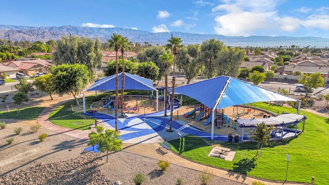 Building Photo - 44295 Las Vistas Dr