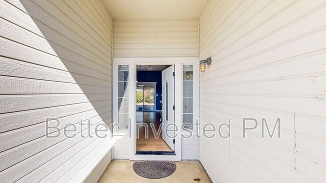 Building Photo - 430 Merlot Dr