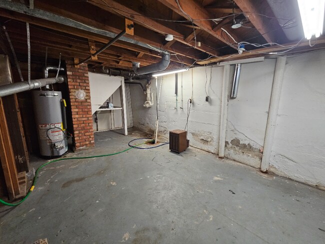 Building Photo - 433 E Cloud St