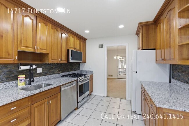 Building Photo - 14717 Flintstone Ln