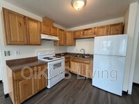 Building Photo - 138 N Klevin St