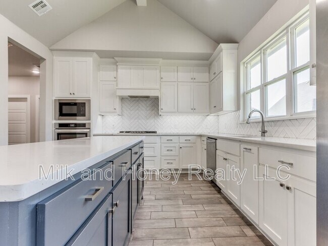 Building Photo - 6271 NW 178th Cir