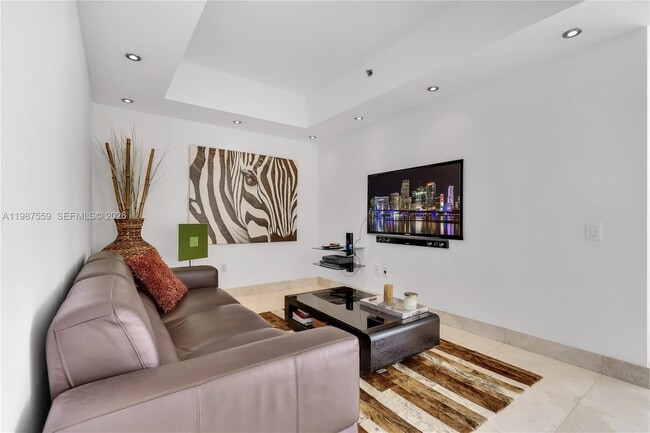 Building Photo - 450 Alton Rd