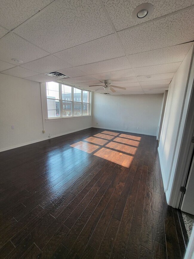 Building Photo - 111 W Daugherty St