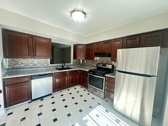 Building Photo - 262 Fairfield Pl