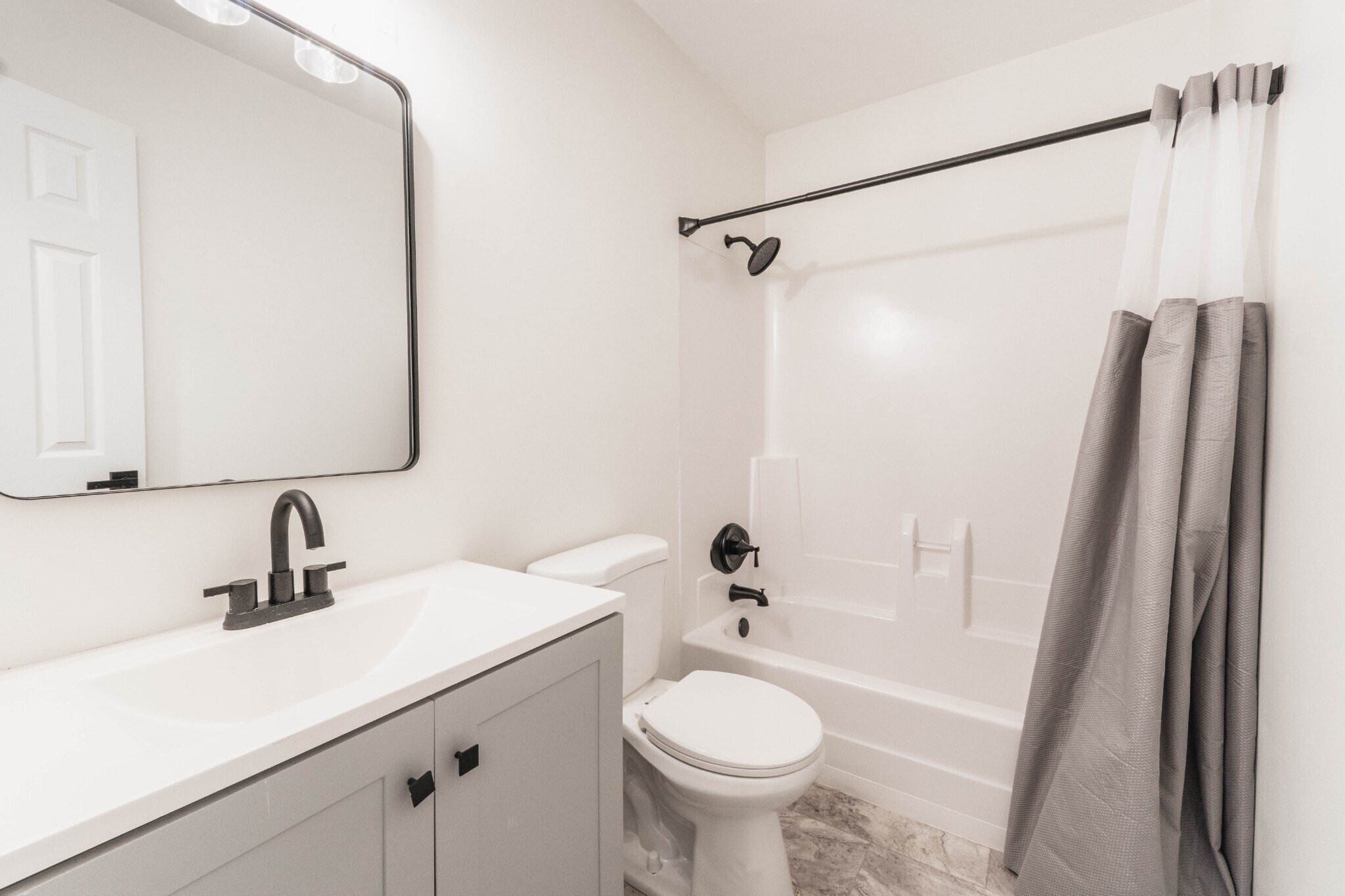 Building Photo - 1805 Meadow Cliff Dr