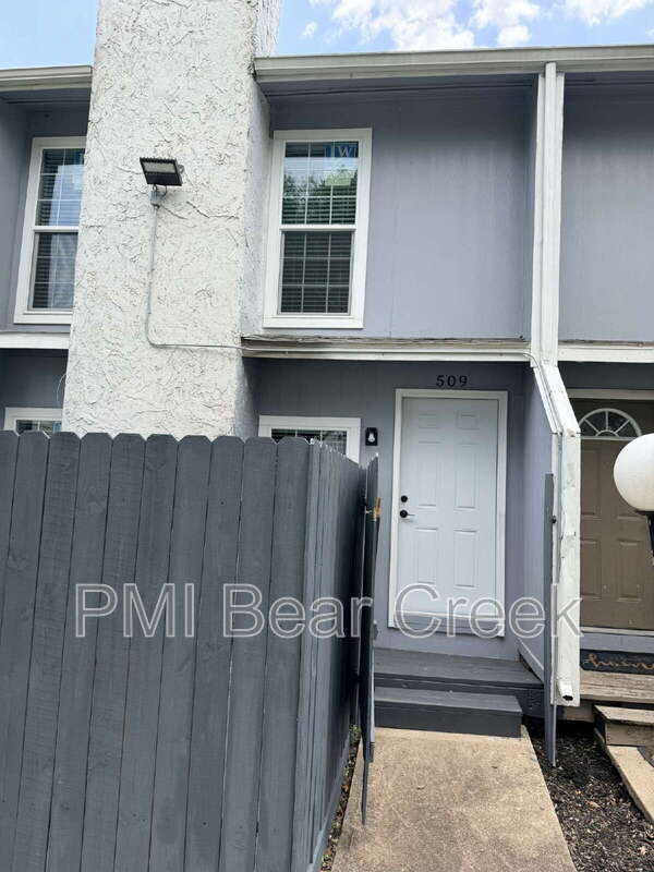 Building Photo - 9550 Deering Dr
