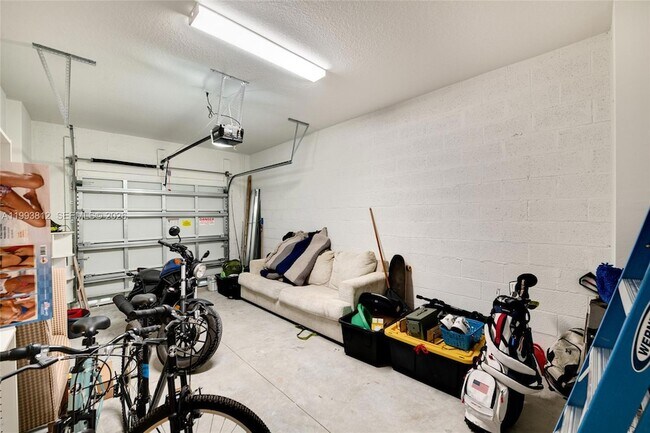 Building Photo - 834 SW 11th Ter