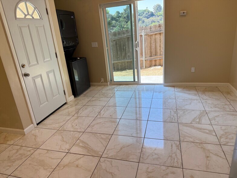 Building Photo - 4932 Campanile Dr