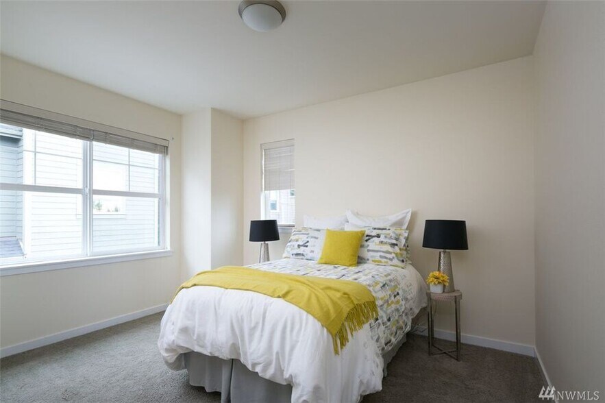 Master Bedroom - 1739 27th Ln NE