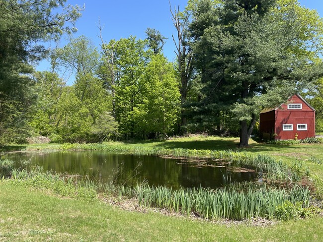 Building Photo - 161 Hoadley Rd