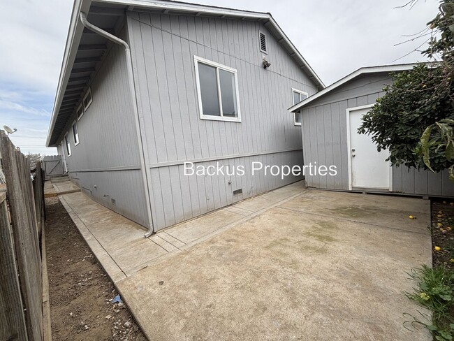 Building Photo - Newly renovated home in Chualar -three bed...