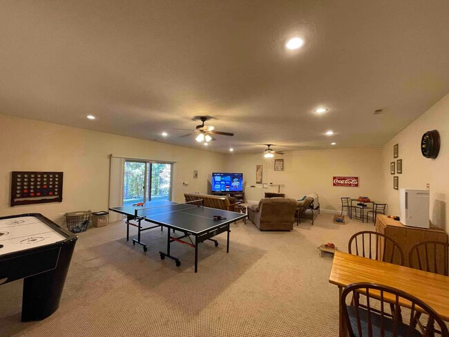 Building Photo - 329 Arrowood Pointe