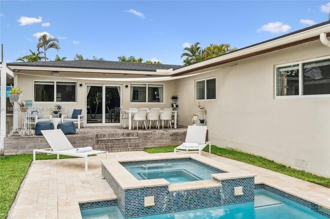 Building Photo - 13801 S Biscayne River Dr