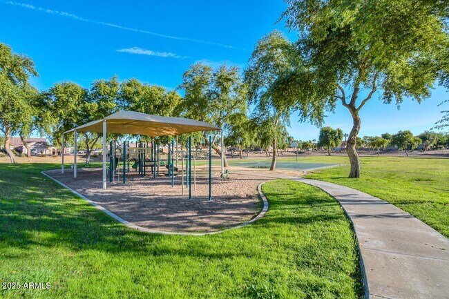 Building Photo - 9413 W Cinnabar Ave