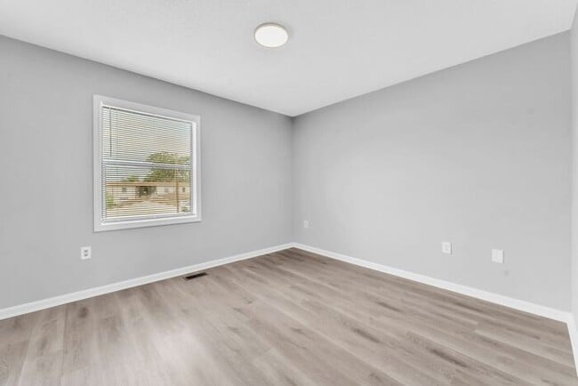 Building Photo - *NEWLY RENOVATED* 3 Bedroom Townhouse in Downtown Spartanburg