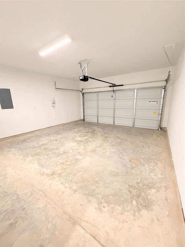 Building Photo - 22403 Sawmill Pass Ln