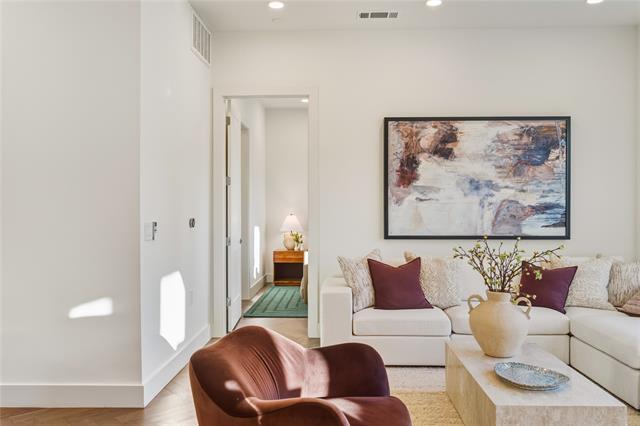 Building Photo - 1530 Meeting St