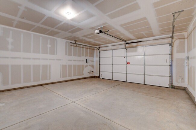 Building Photo - NEW NEXT GEN 4 Bedroom, 2 Story Home in CADENCE!