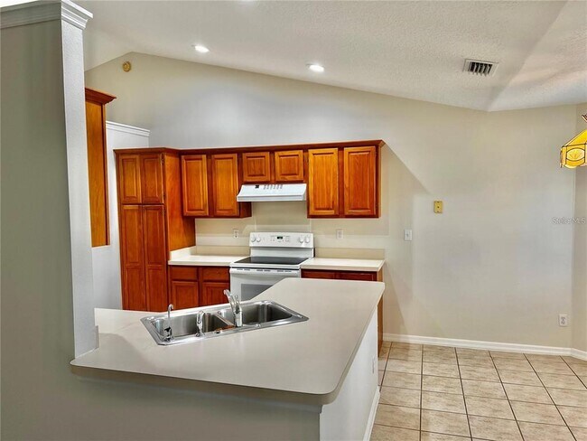 Building Photo - 16216 Hillside Cir